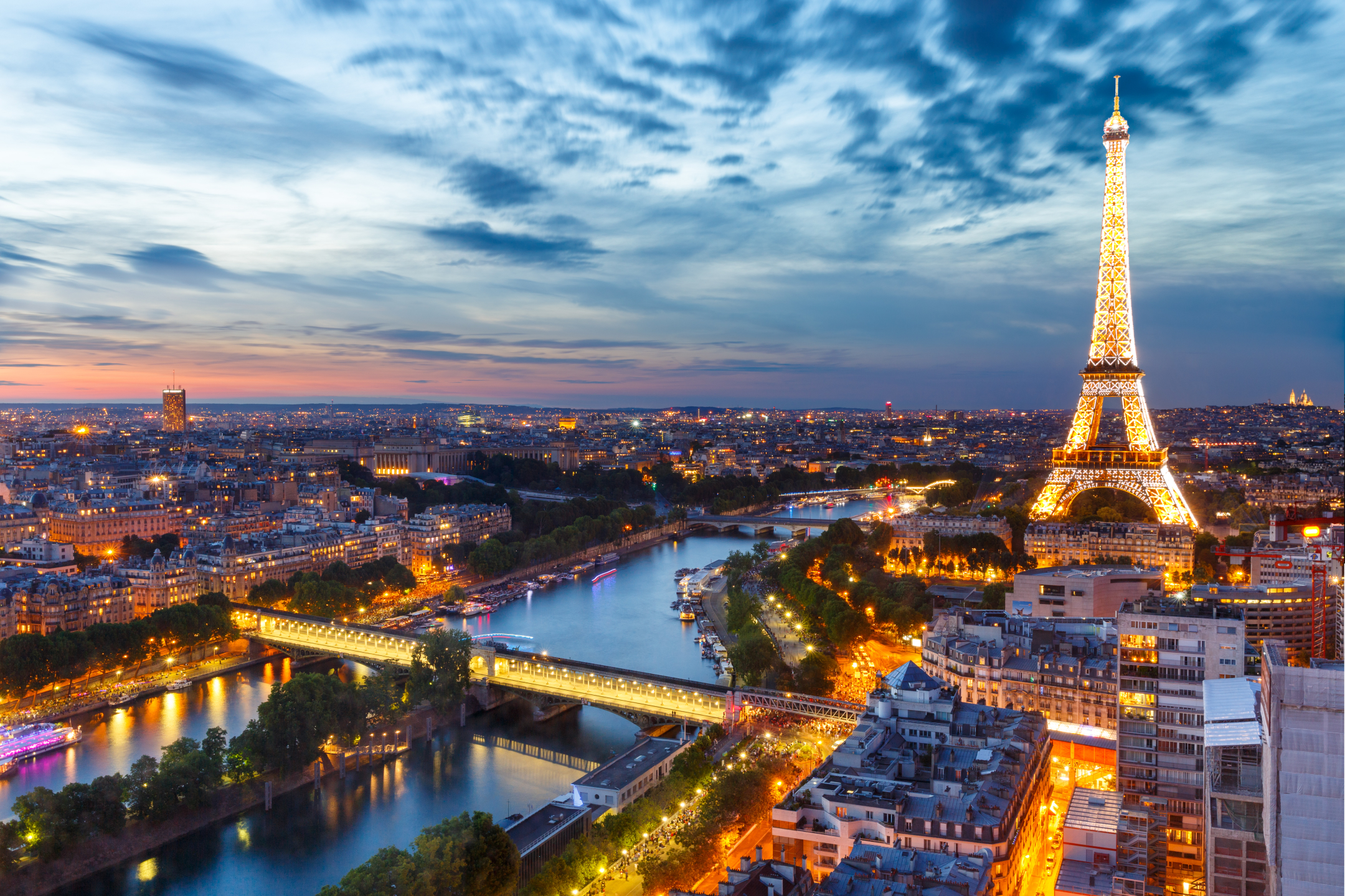 Франция Париж Эйфелева башня. Эйфелева башня в Париже ночью. Город Франция Эйфель башня. Париж Эйфель панорама.