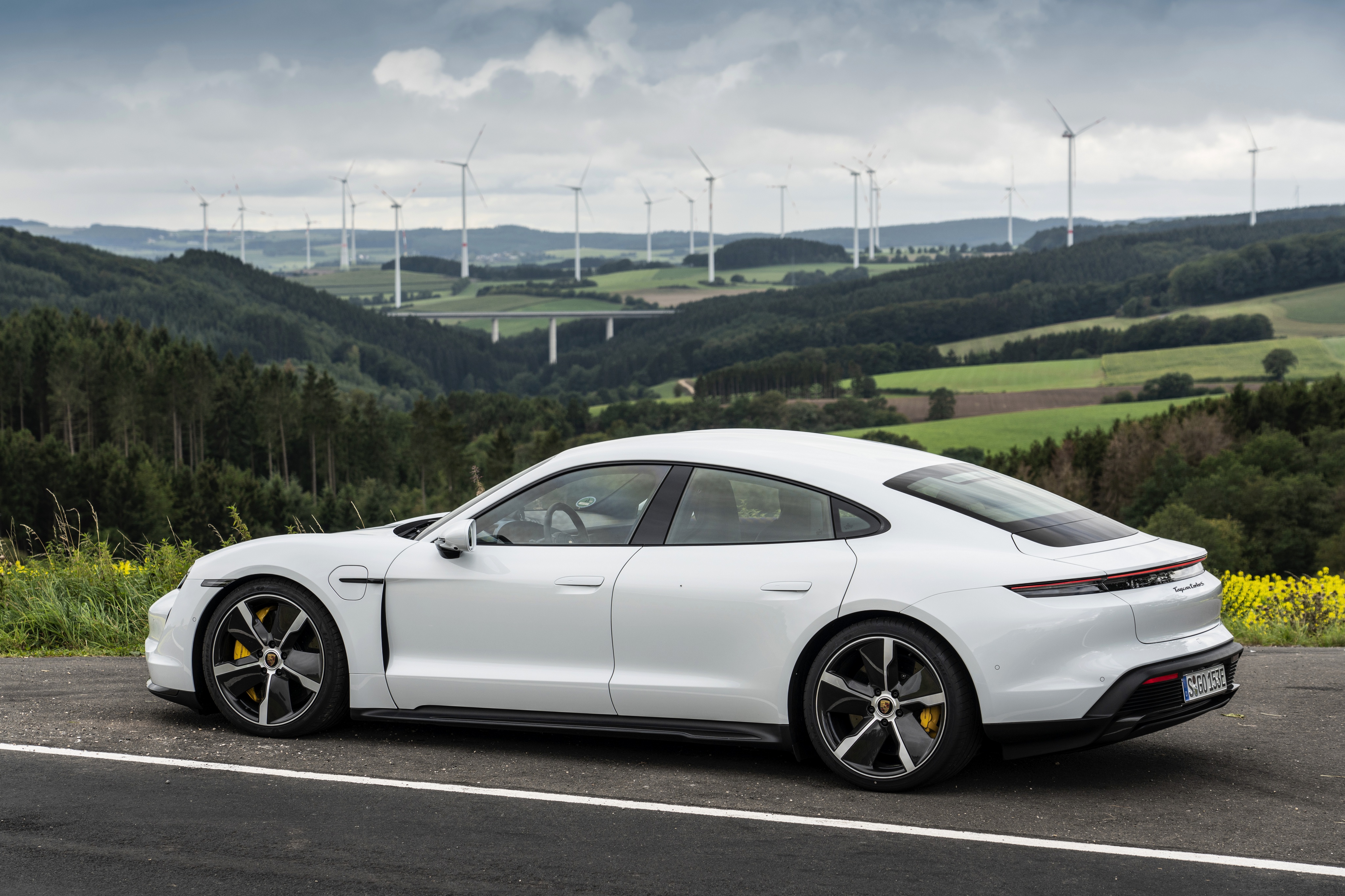 Porsche Taycan Turbo s 2020