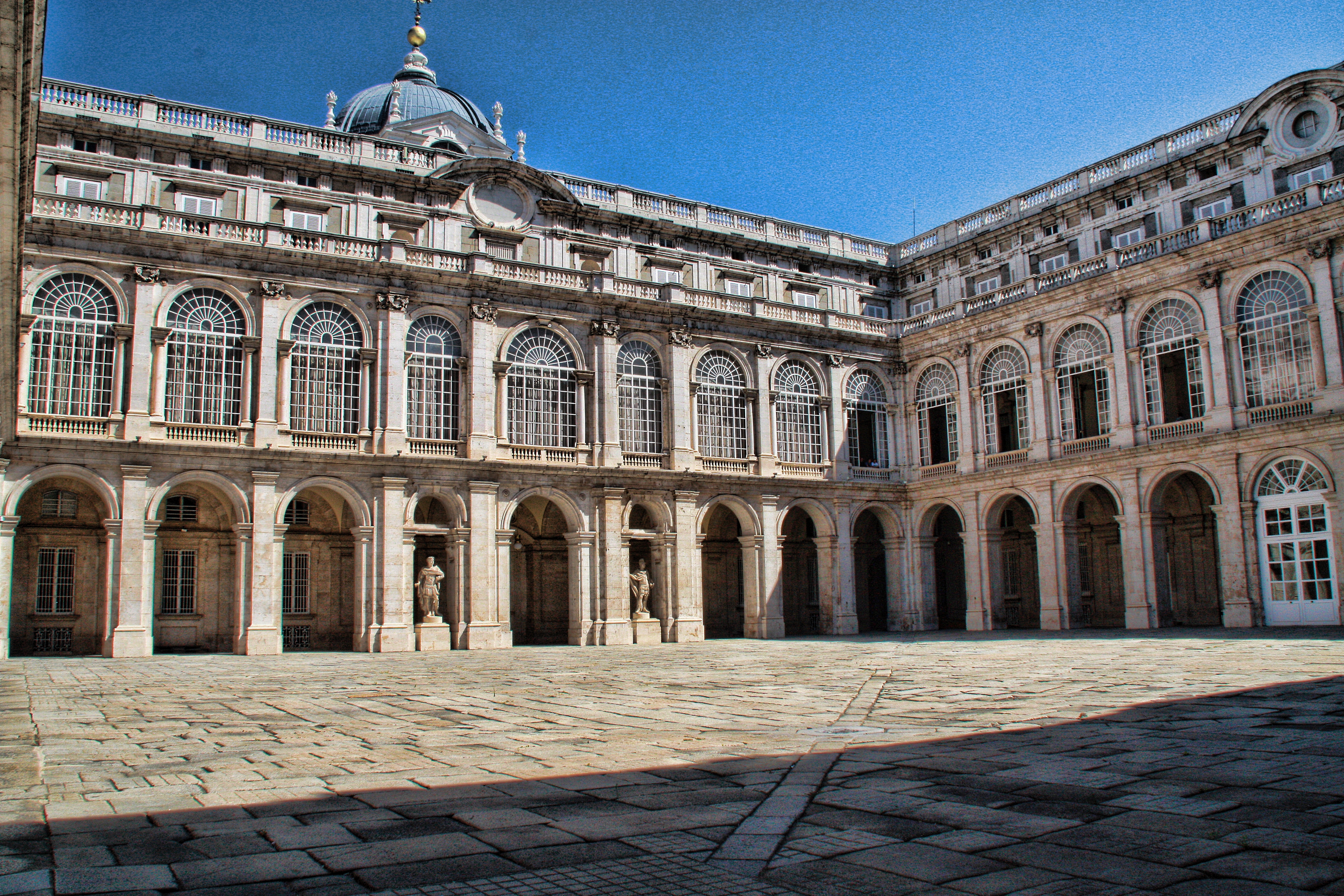Laden Sie Königlicher Palast Von Madrid HD-Desktop-Hintergründe herunter