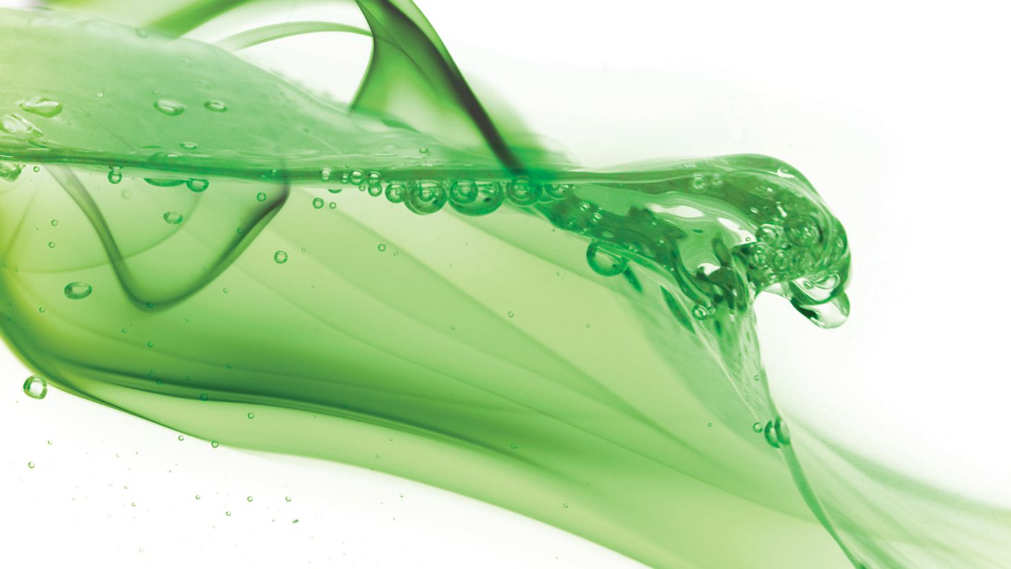 Звук свежесть. Зеленые капли. Зеленый цвет на белом фоне. Зеленые брызги воды. Прозрачный зеленый.