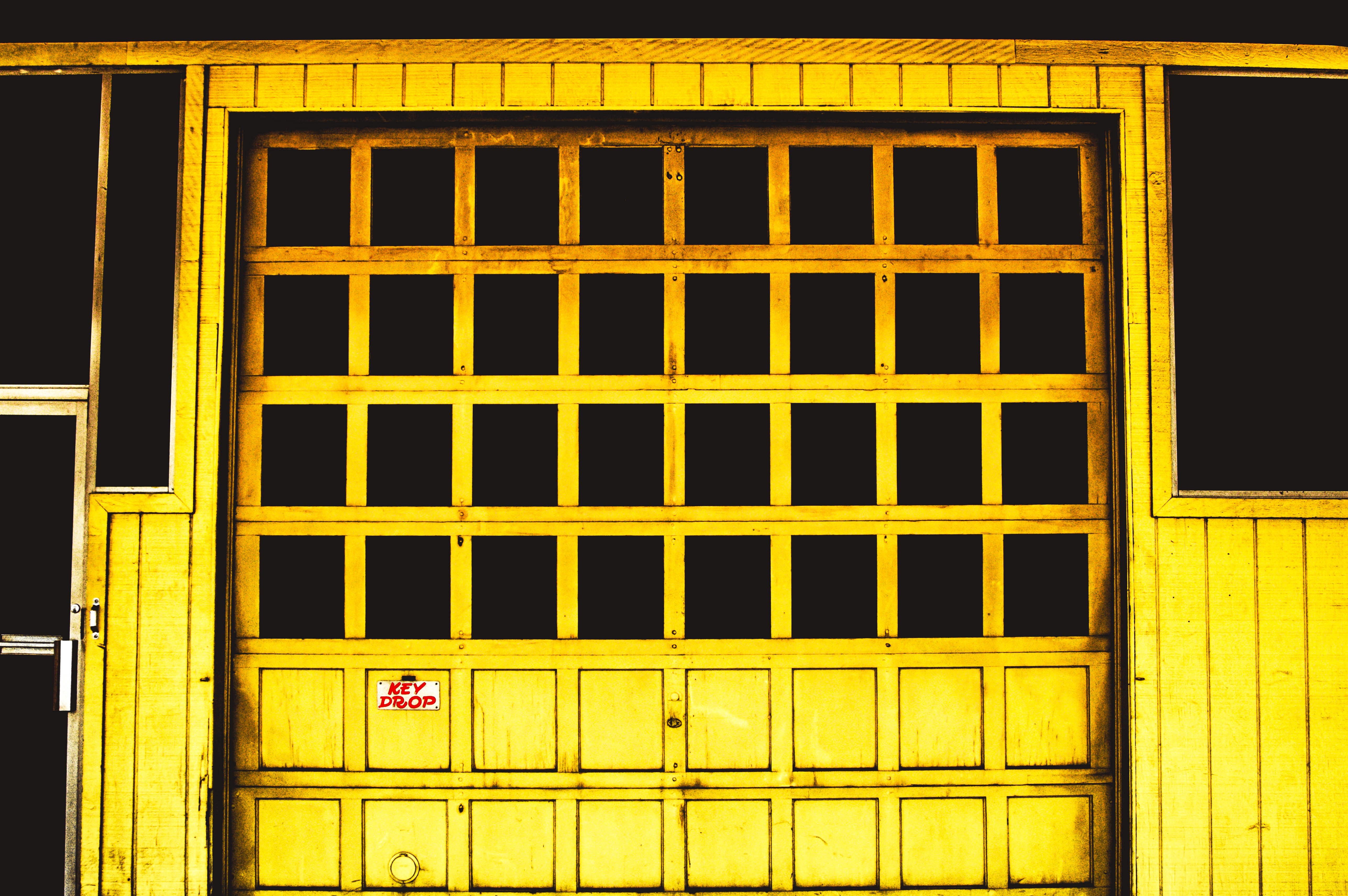 Pubg metro желтая дверь фото 51