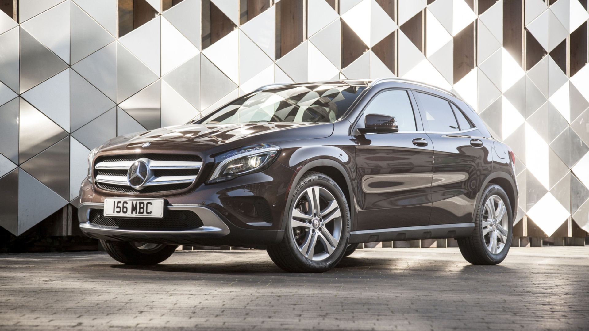 Реклама Mercedes Benz GLA