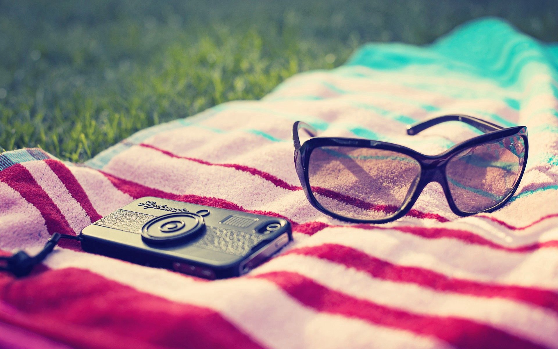 beach, summer, miscellanea, miscellaneous, glasses, spectacles, telephone, towel, towels