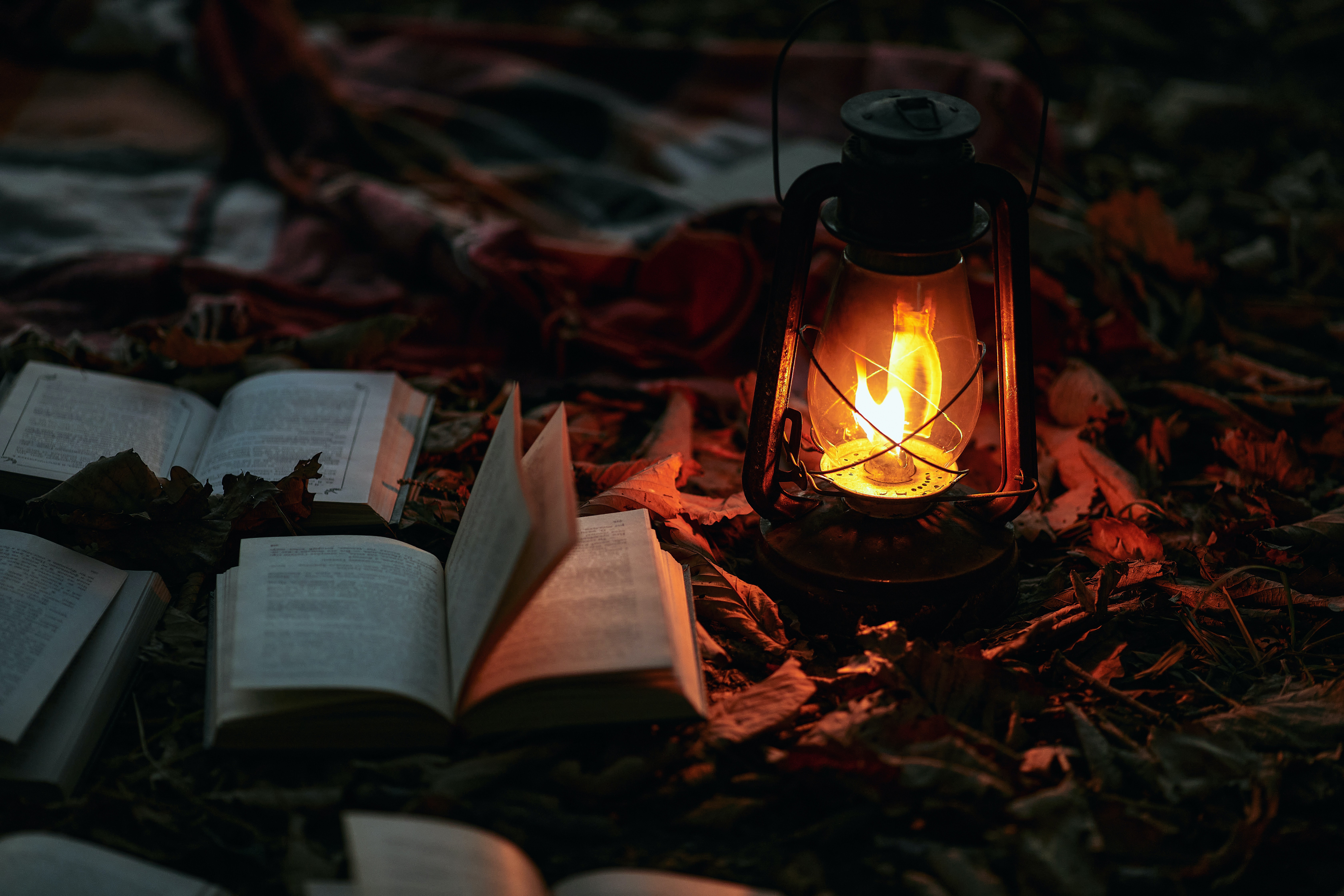 books, light, lighting, illumination, fire, shine, miscellanea, miscellaneous, lamp cellphone
