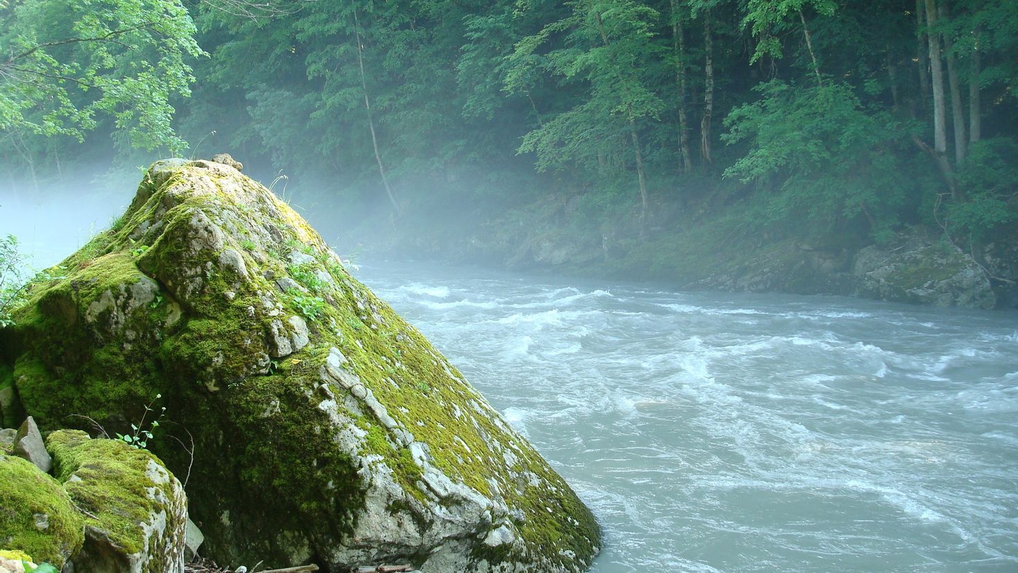Stone river. Адыгея бурлящие горные реки. Адыгея природа реки. Горы Адыгеи. Камни в реке.