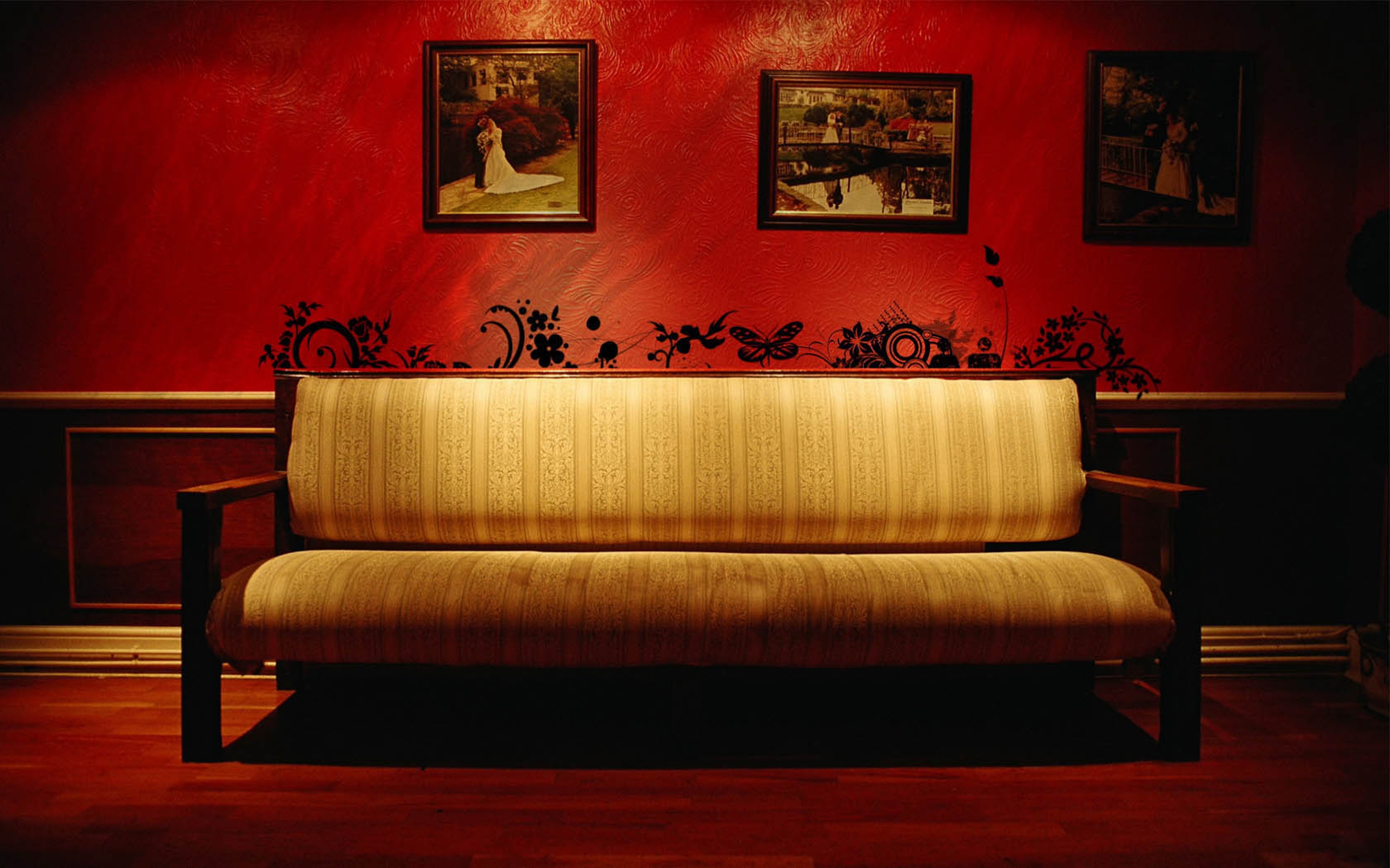 Лосинах диваны. Красивый диван в интерьере. Комната с диваном. Красивая комната с диваном. Фон интерьер.