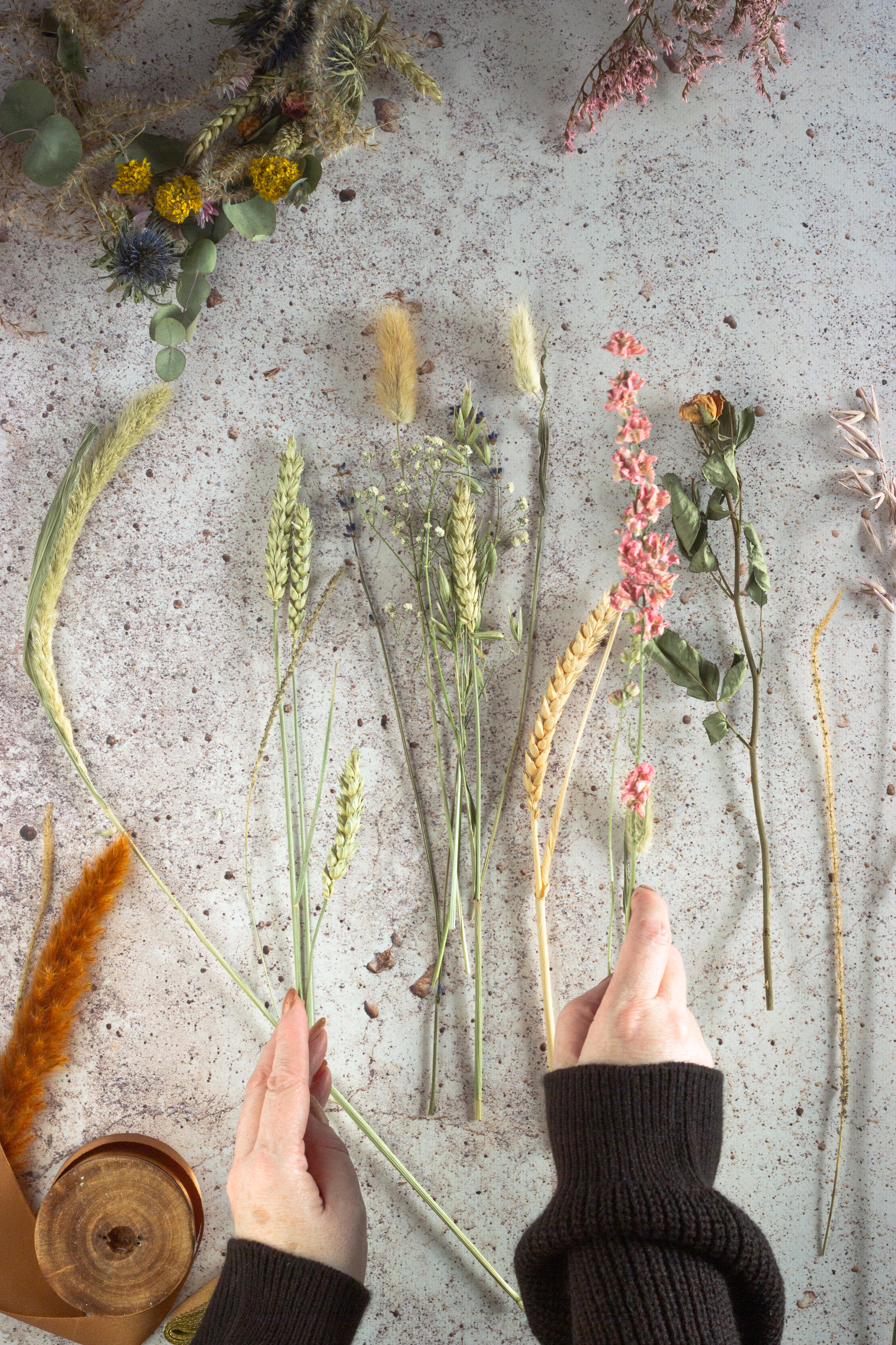 miscellaneous, hands, flowers, cones, miscellanea, bouquet, spikelets