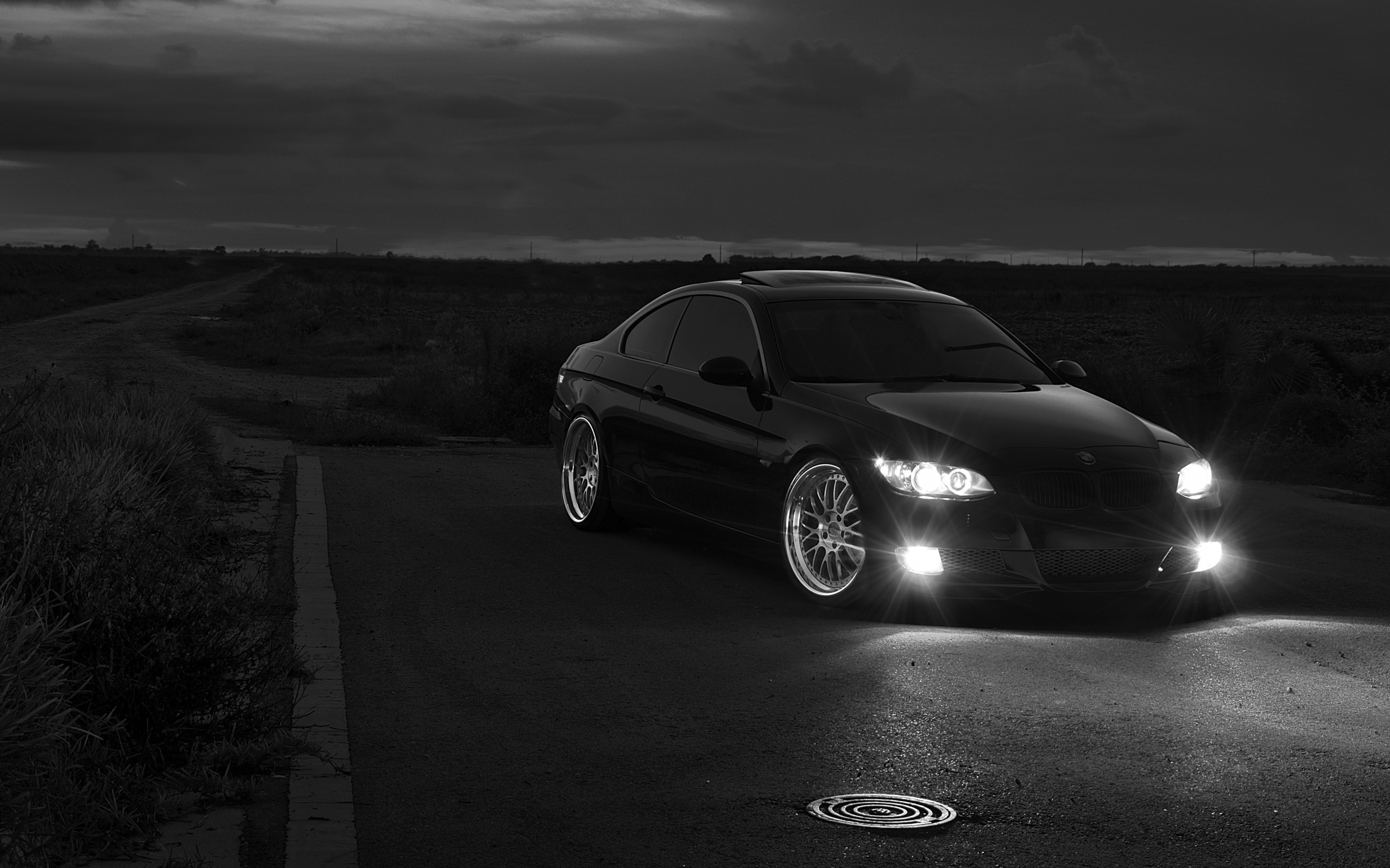 Машина в темноте