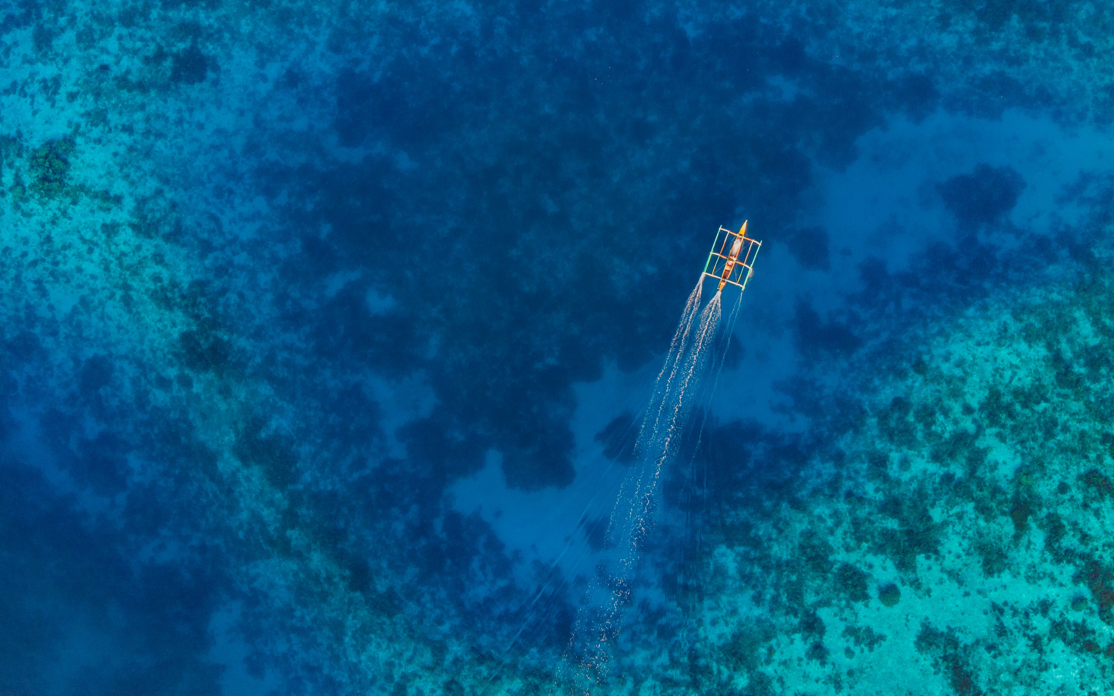 78772 télécharger le fond d'écran bateau, eau, mer, vue d'en haut, vue d’en haut, divers, un bateau, récifs coralliens - économiseurs d'écran et images gratuitement