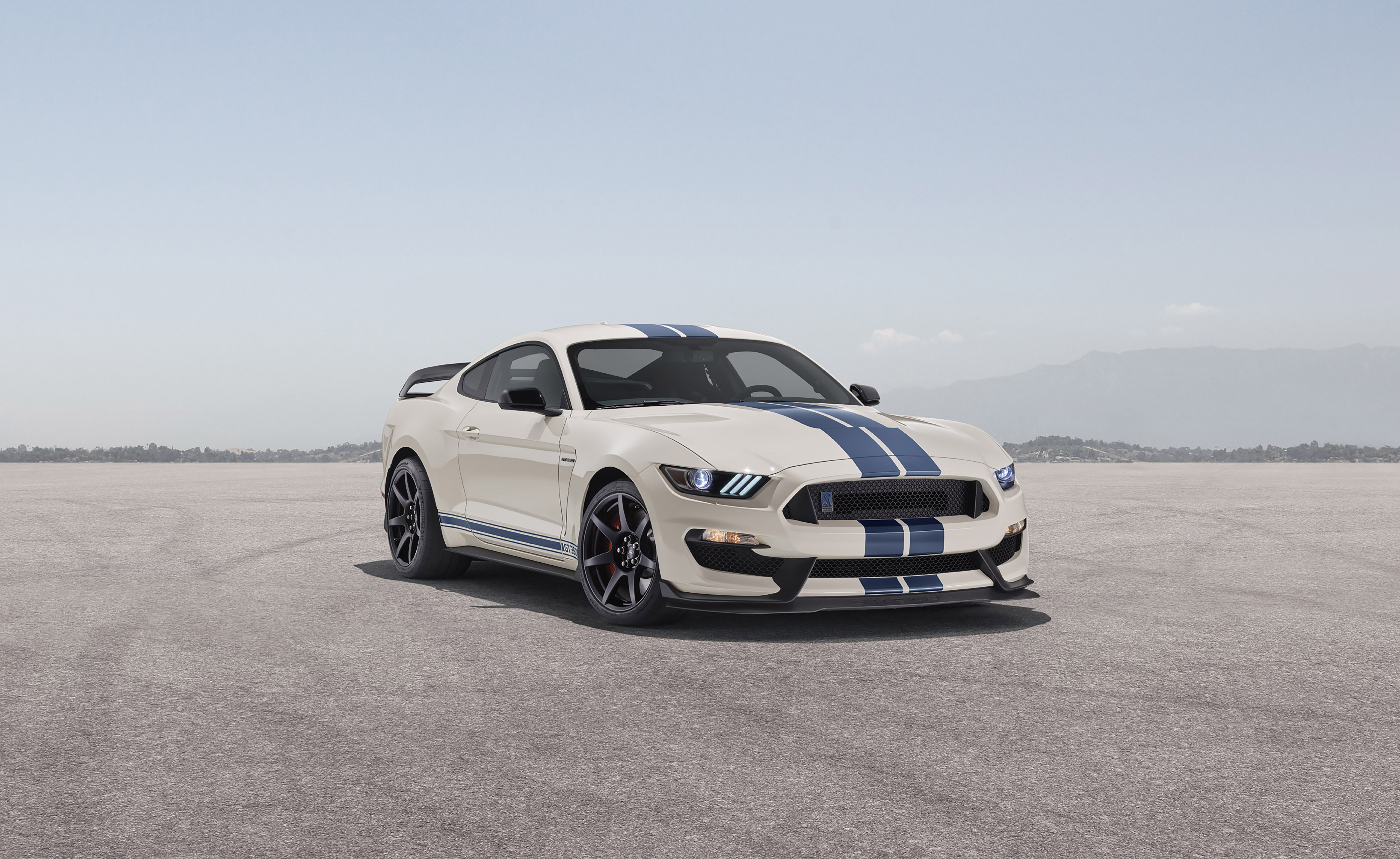 Форд шелби. Форд Мустанг Шелби gt 350. Ford Mustang Shelby gt350. Форд Мустанг Шелби gt 350 2020. Ford Mustang Shelby gt350 2020.