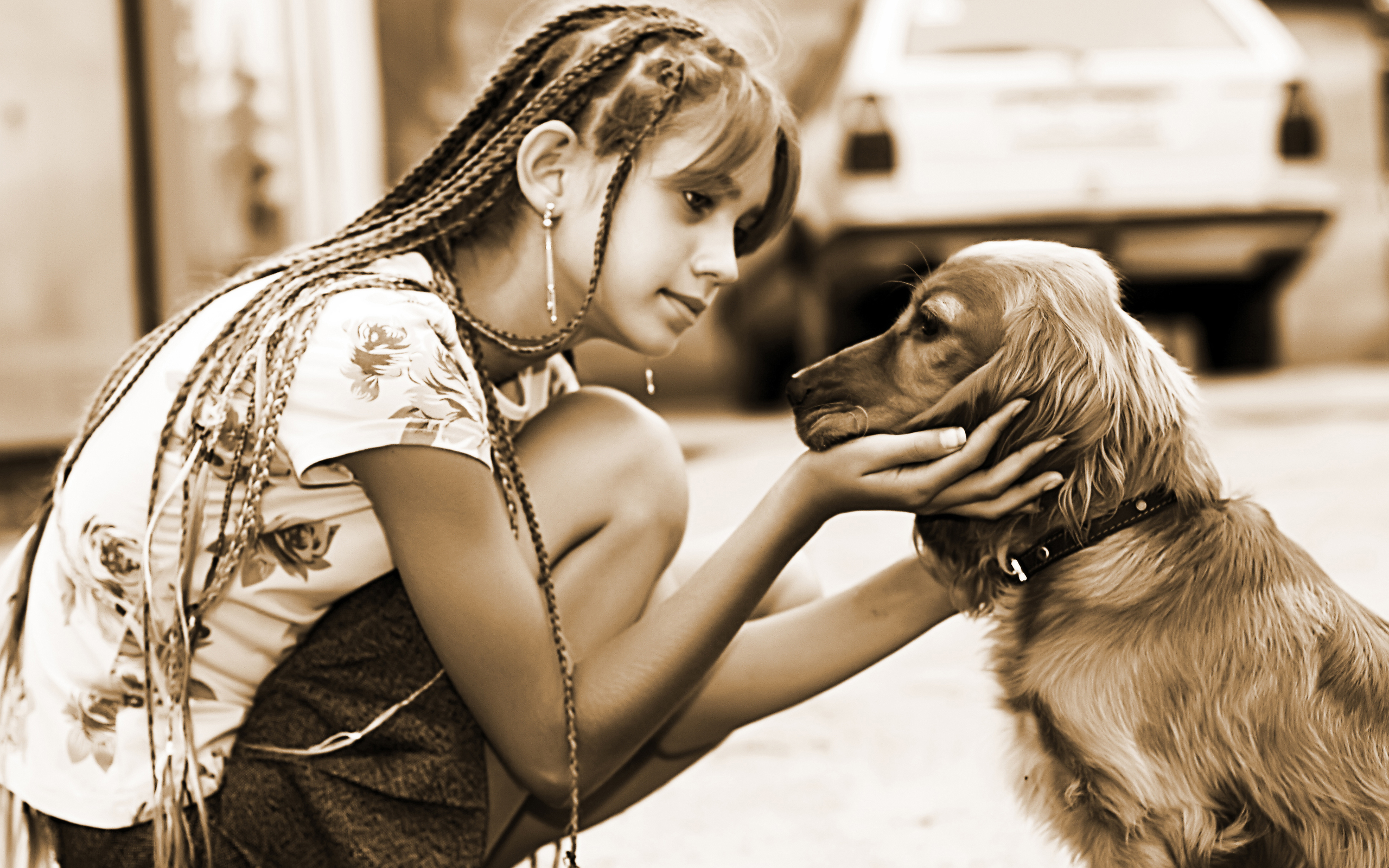 Девочка 12 лет с собакой. Девушка с собакой. Девушка с собакой фотосессия. Маленькие девочки с собаками. Девочка с сабаком.
