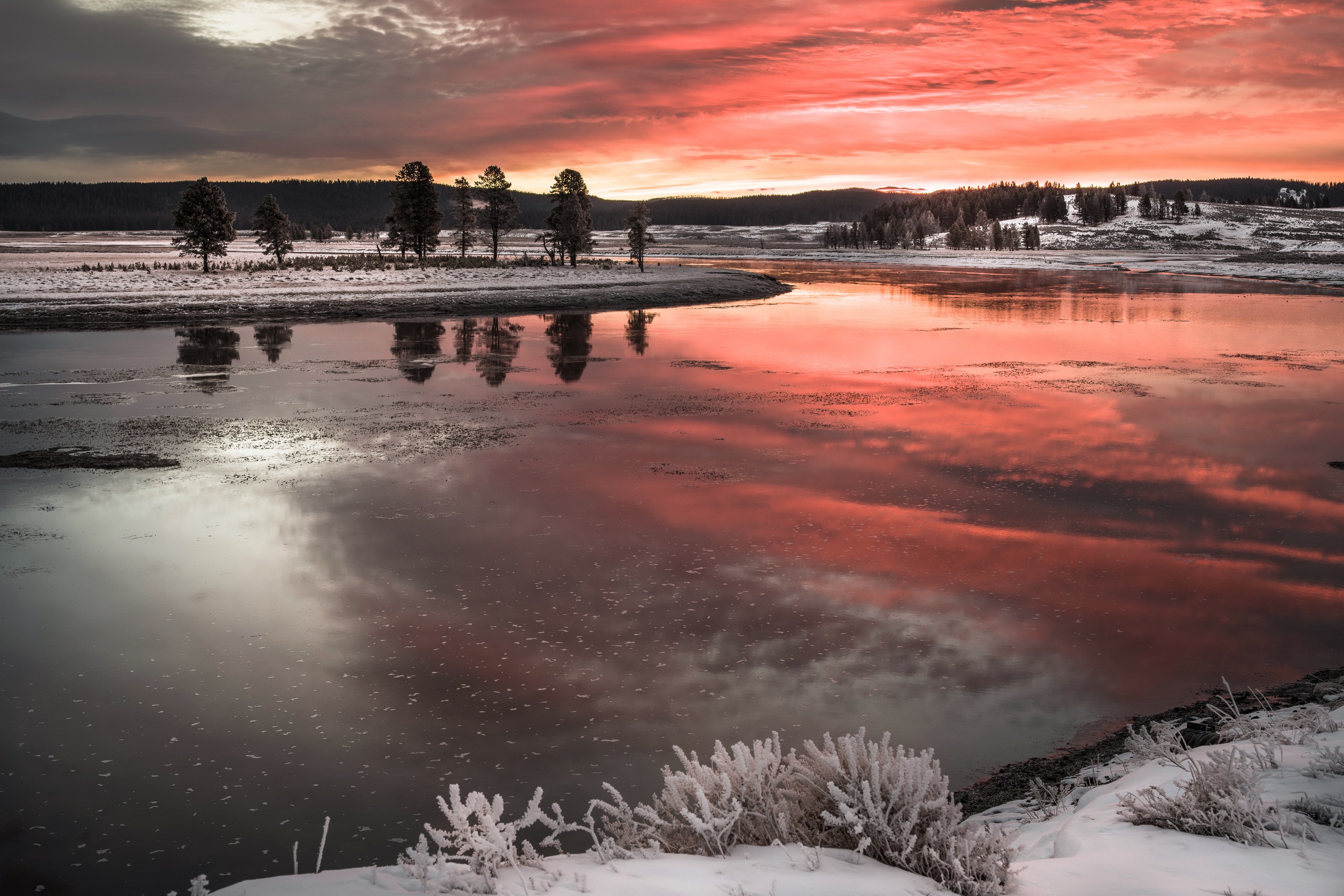 Зима озеро закат