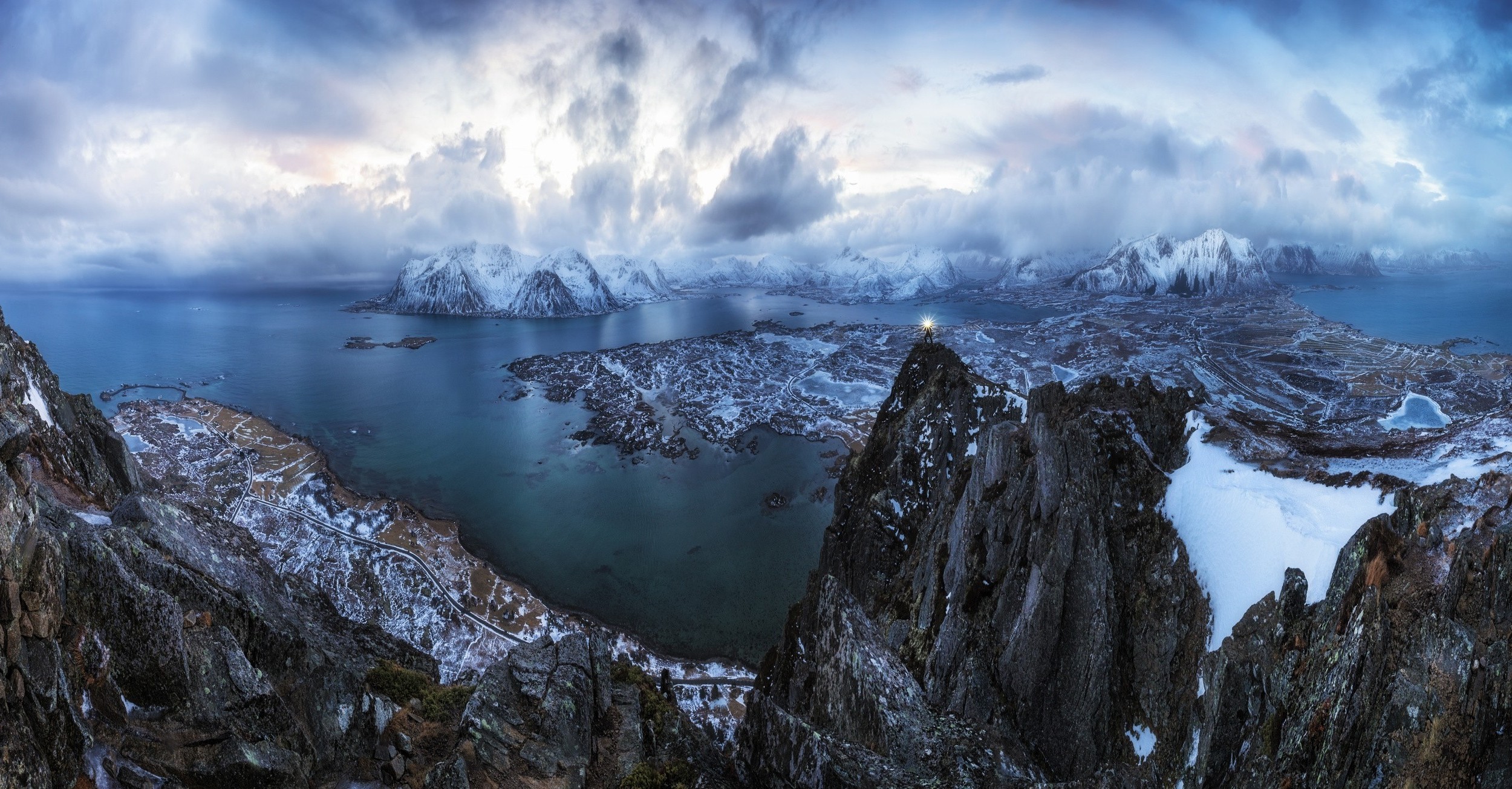 850804 скачать картинку лофотенские острова, норвегия, фотографии, озеро, ландшафт, гора, снег, зима - обои и заставки бесплатно