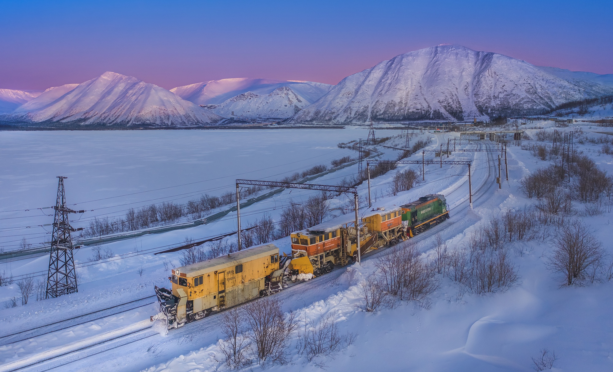 Photos Locomotive Winter Snow Trains Night 2560x1440