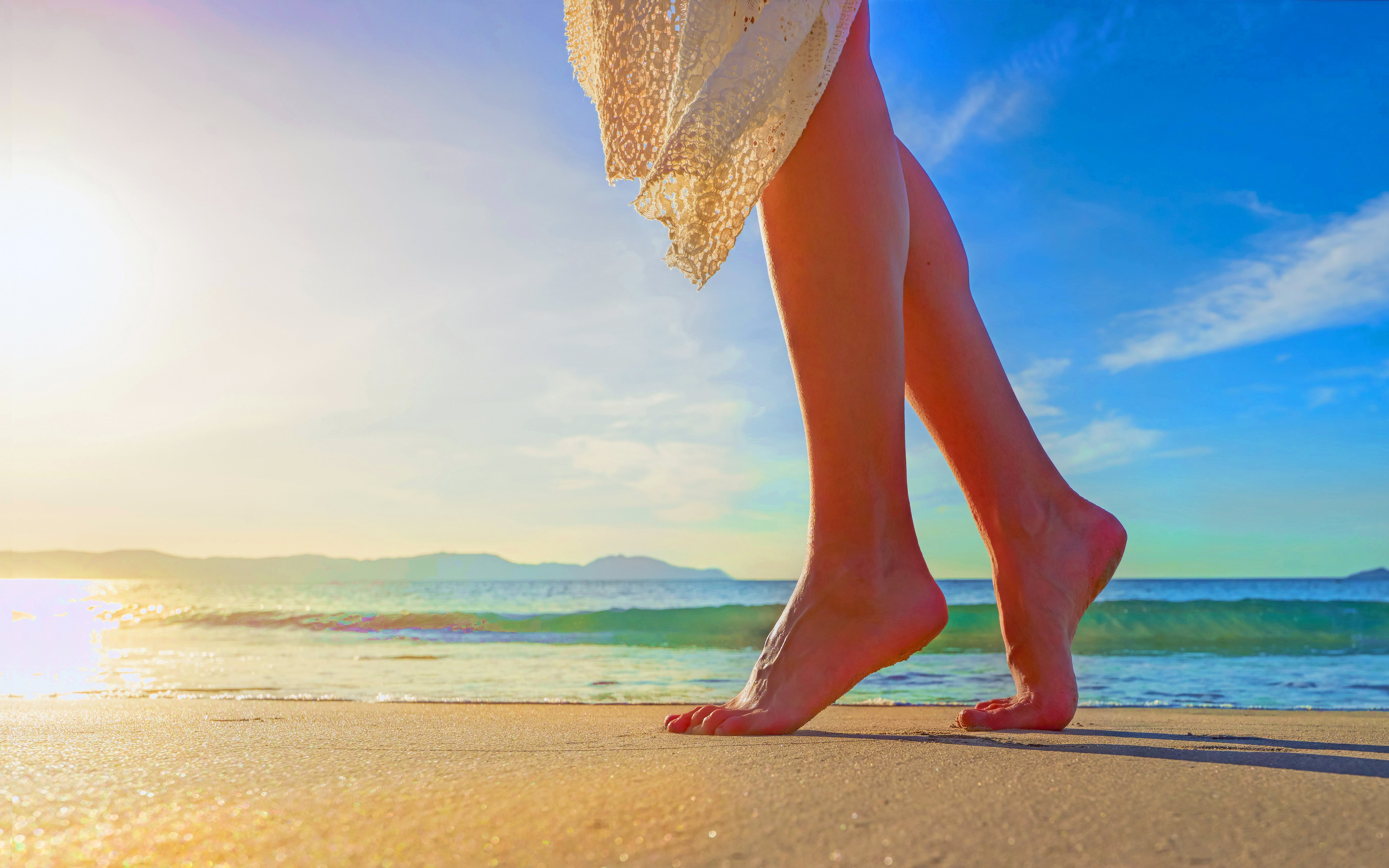 Free download wallpaper Beach, Horizon, Legs, Tropical, Sunny, Women, Feet on your PC desktop