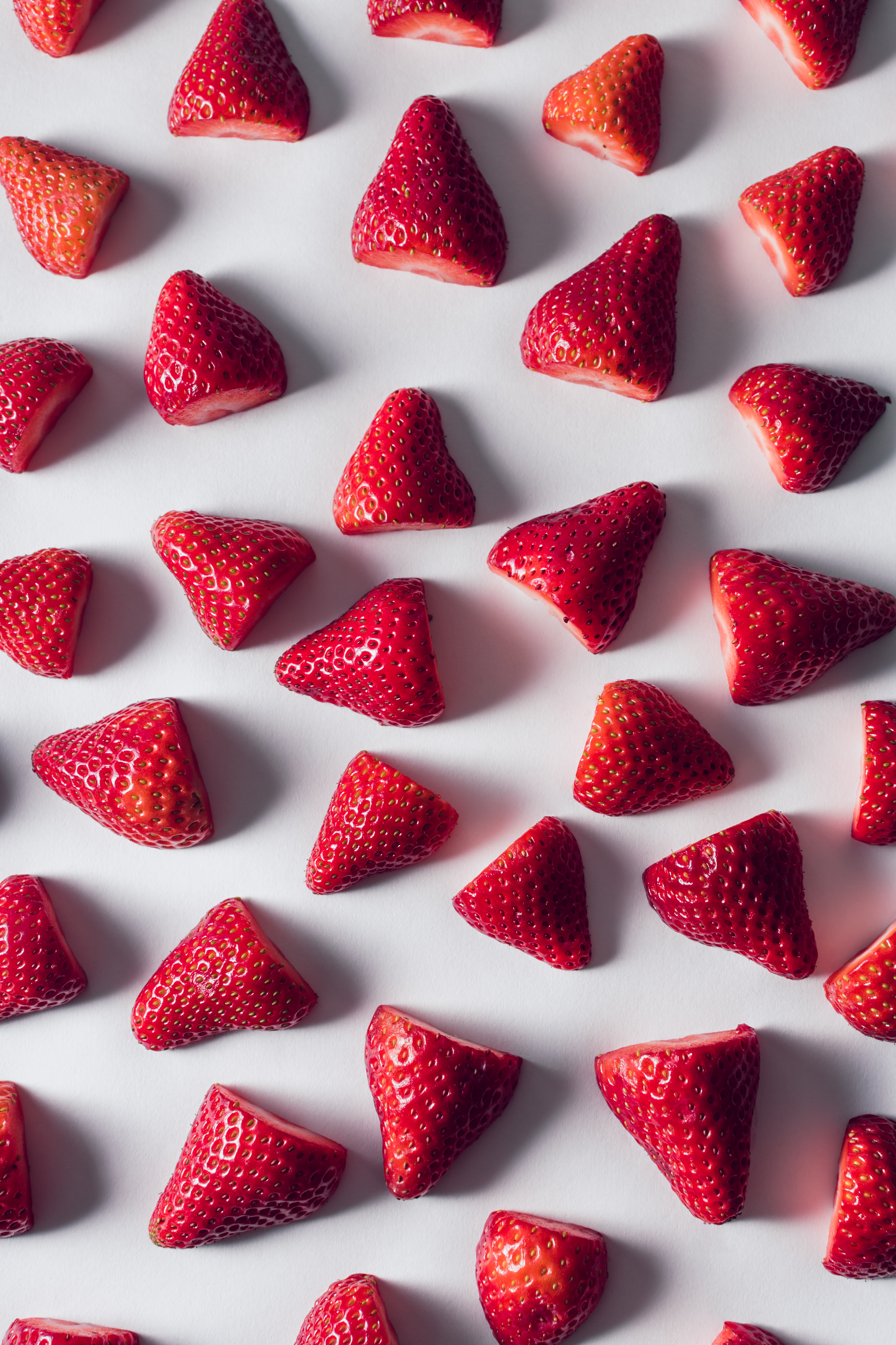 Laden Sie das Berries, Reif, Erdbeere, Minimalismus-Bild kostenlos auf Ihren PC-Desktop herunter