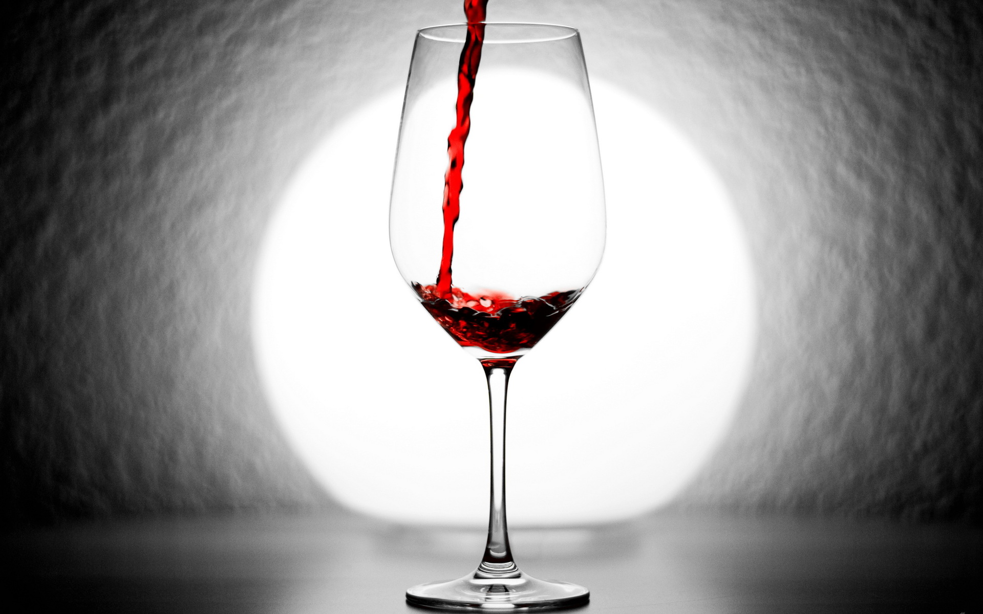 Живые обои вино. Бокал вина. Бокал с вином. Красное вино. Бокал красного вина.