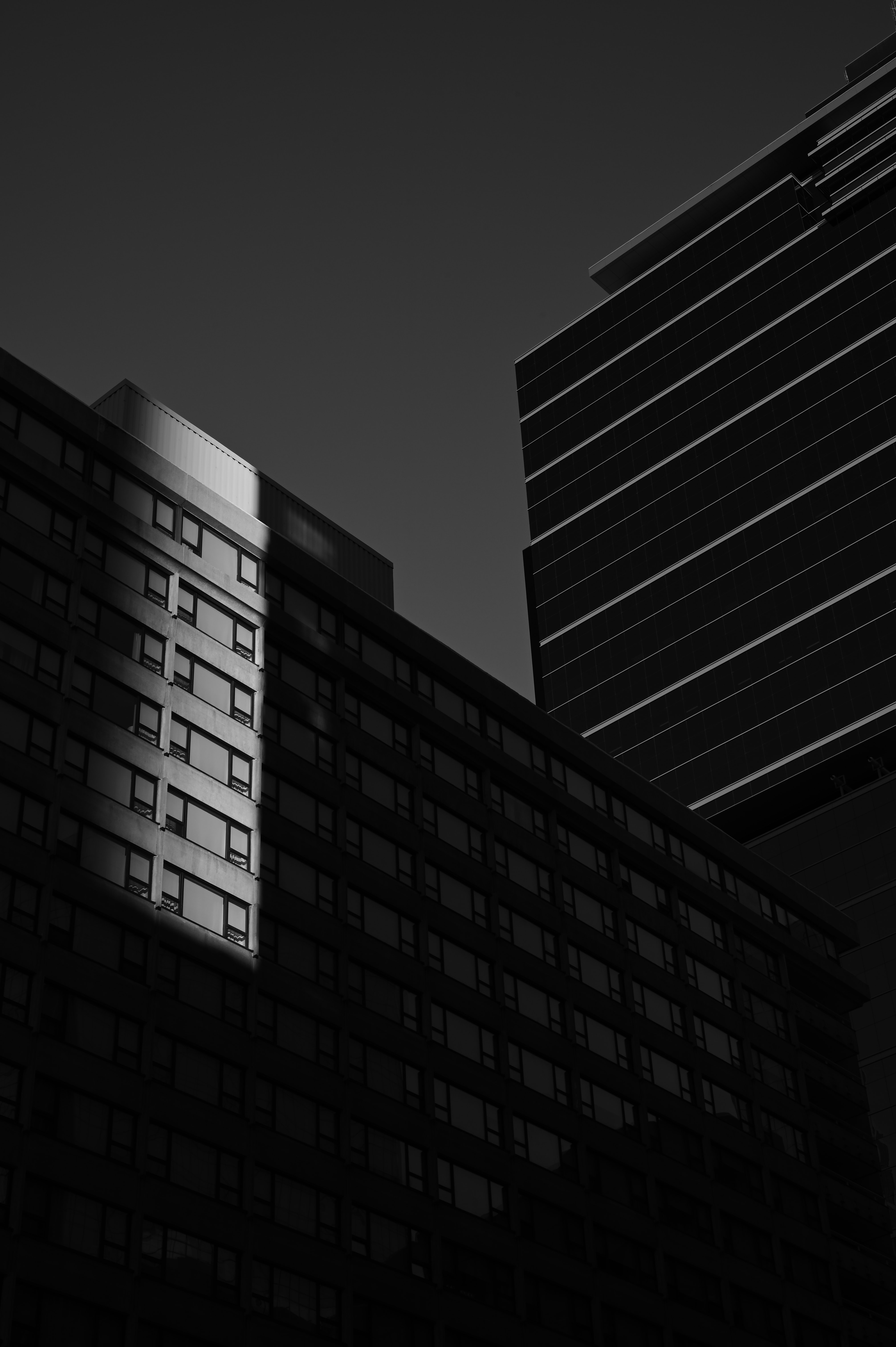 Free download wallpaper Shadow, Building, Miscellanea, Bw, Chb, Miscellaneous, Architecture on your PC desktop