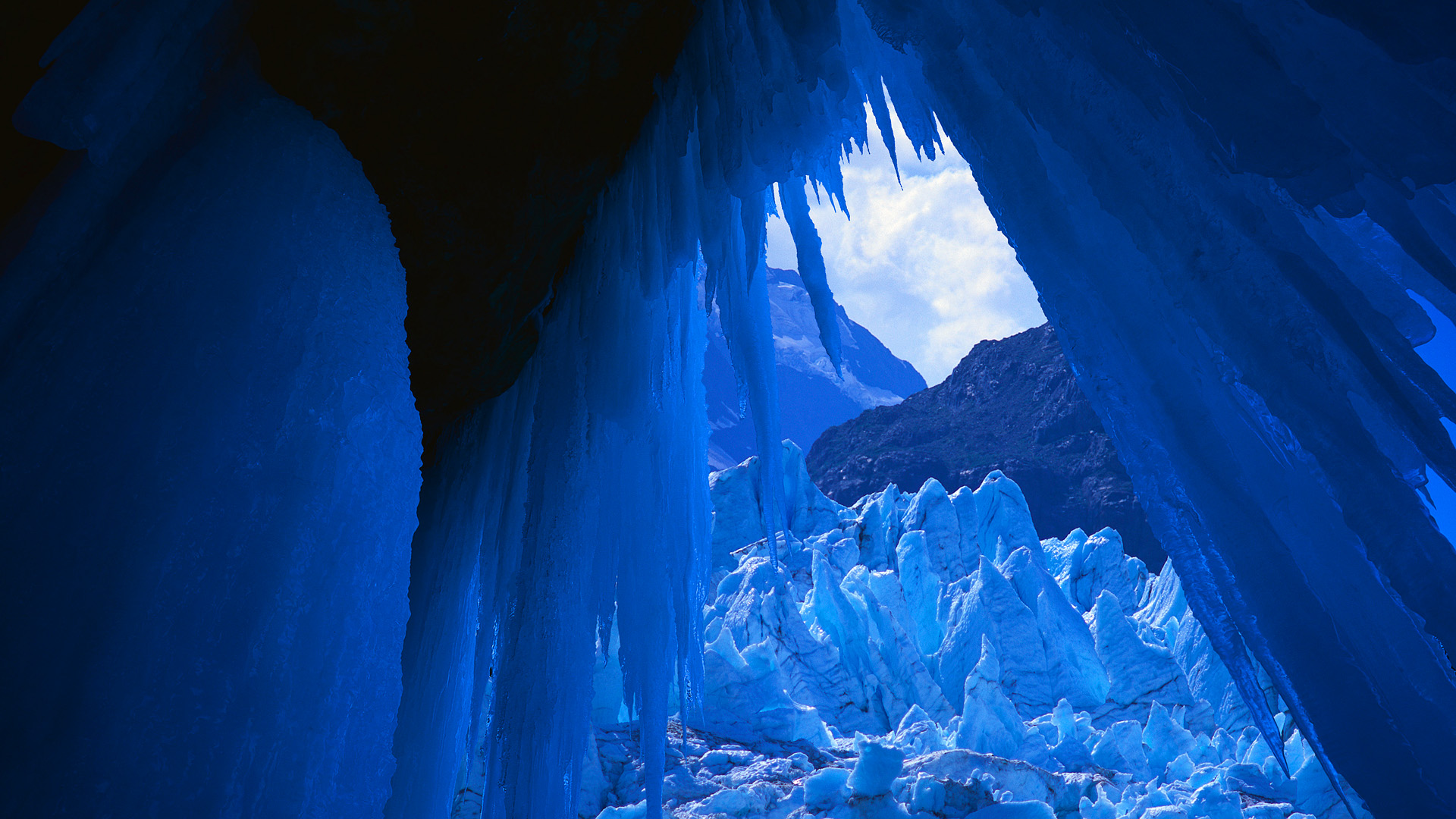 Ледяная пещера Исландия