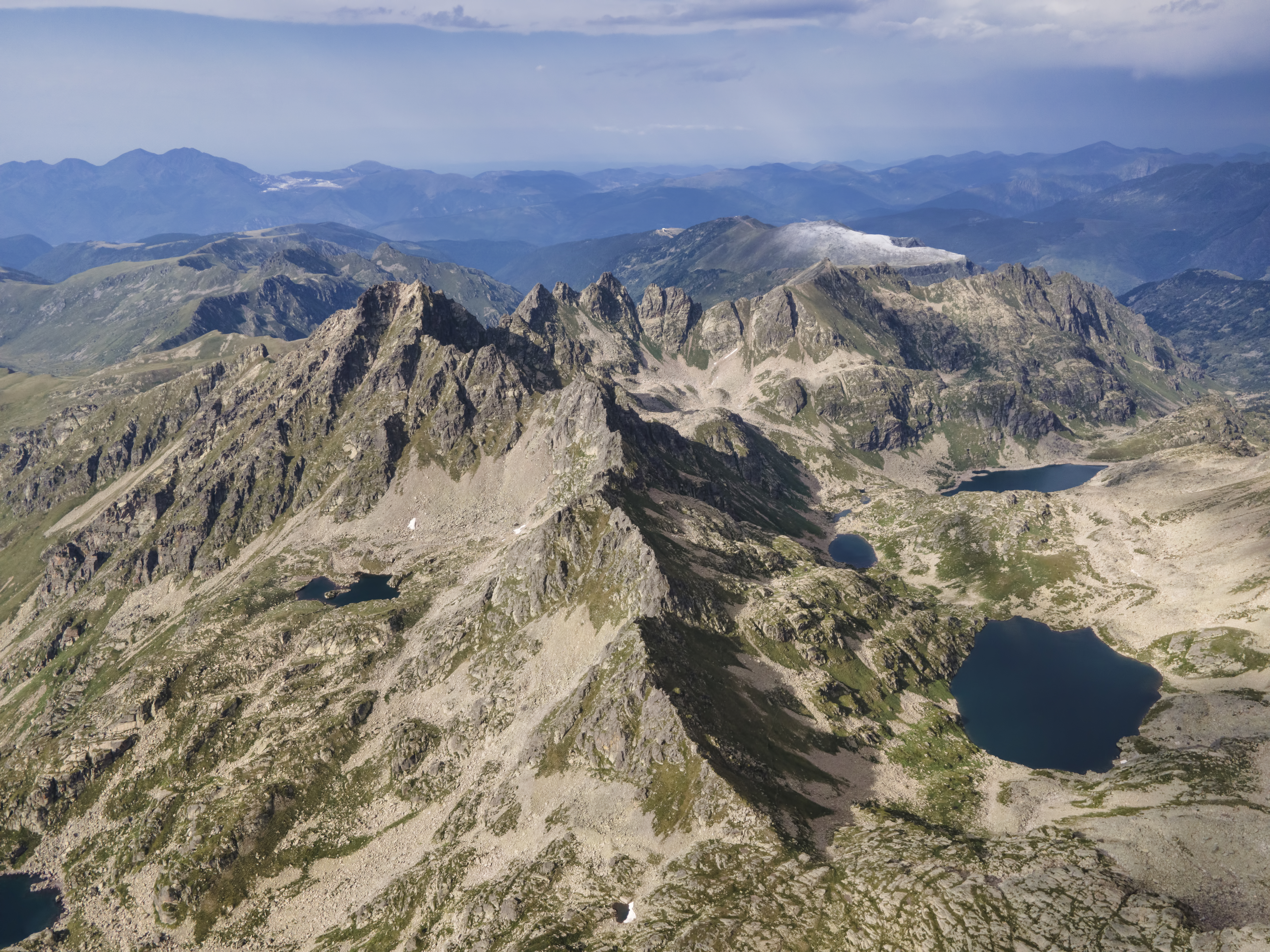 8k Pyrenees Images