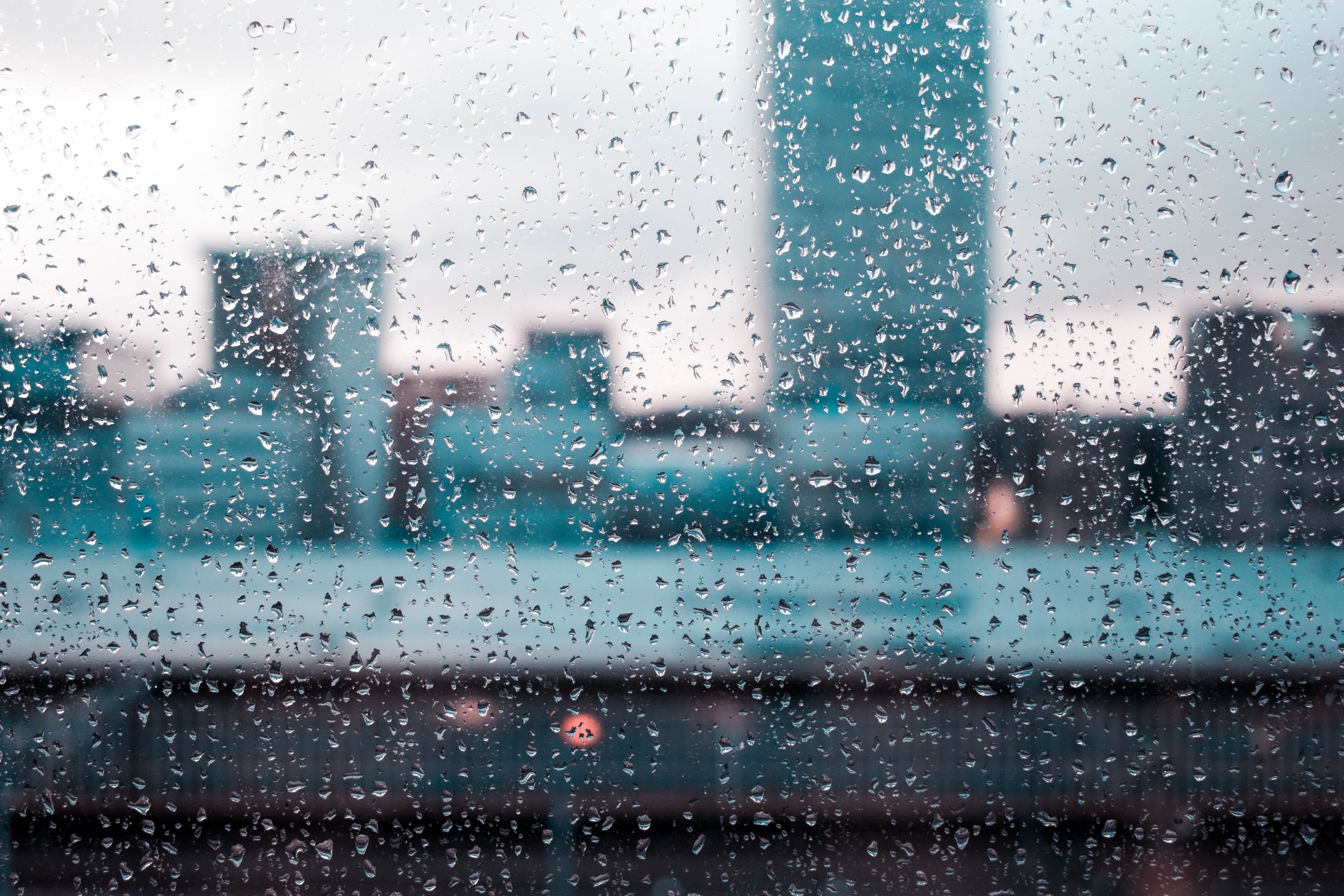Дождь за окном фото
