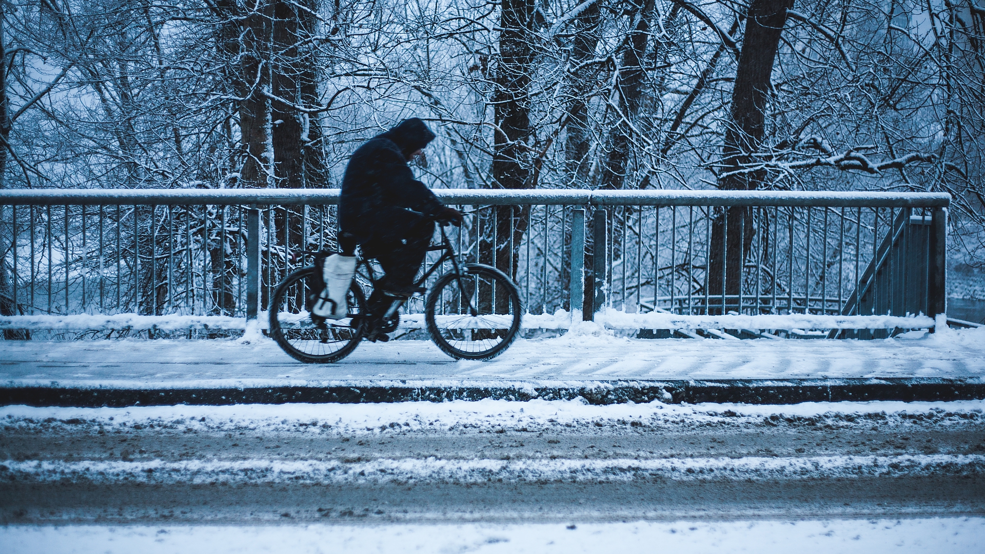 806940 Hintergrundbild herunterladen fahrzeuge, fahrrad, kalt, schnee, winter - Bildschirmschoner und Bilder kostenlos