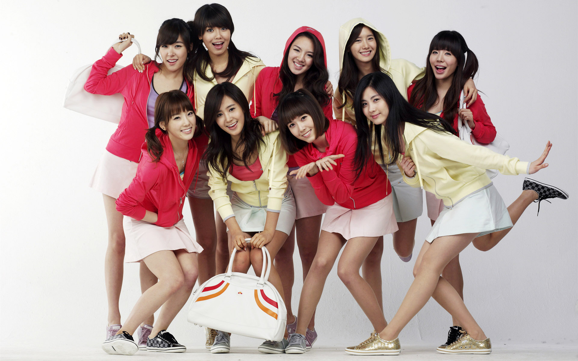 Группа girls generation. Герлз генерейшен. Корейская группа SNSD. Группа girls’ Generation 2007.