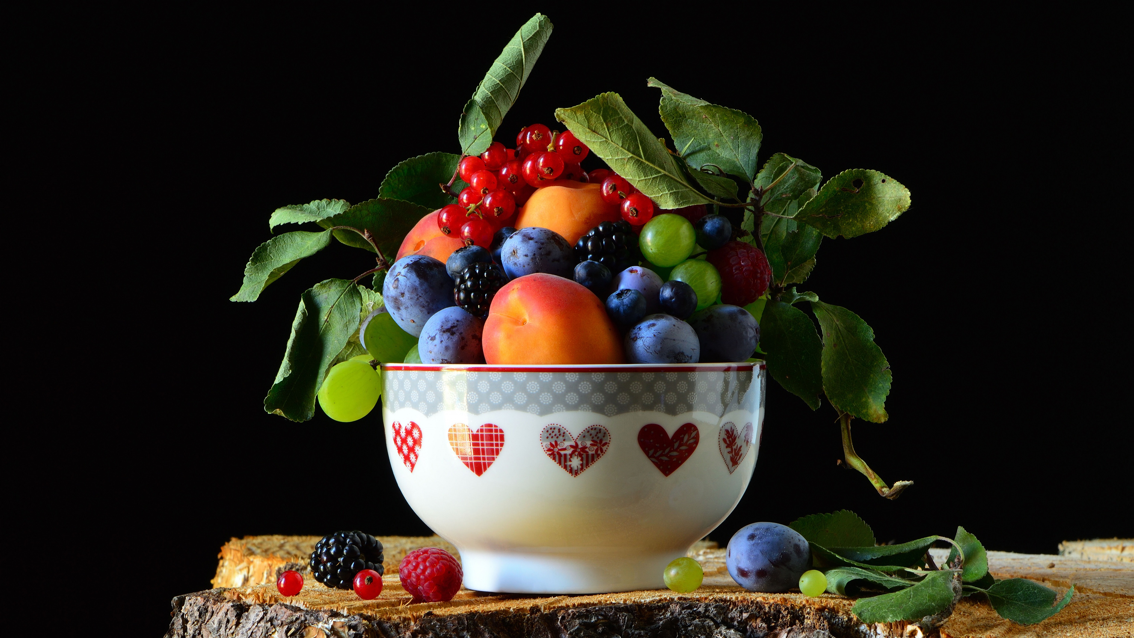 food, still life, blackberry, blueberry, currants, grapes, nectarine, plum, raspberry