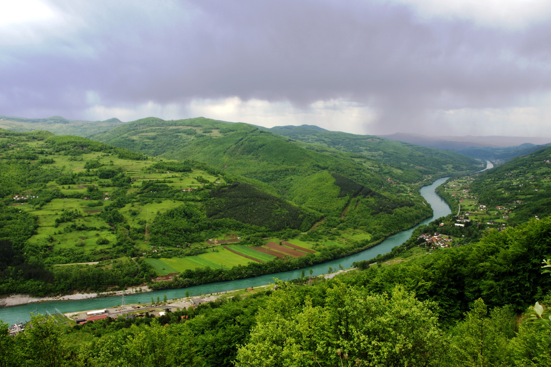 Река Дрин Албания