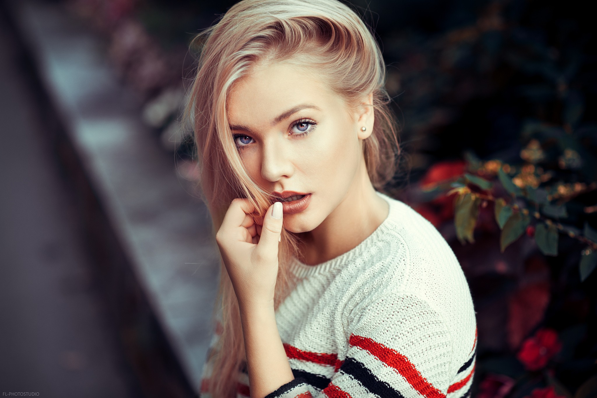 women, eva mikulski, blonde, blue eyes, model, sweater mobile wallpaper